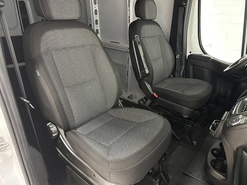 Used 2025 RAM ProMaster 2500 w/ Convenience Group FWD image 13