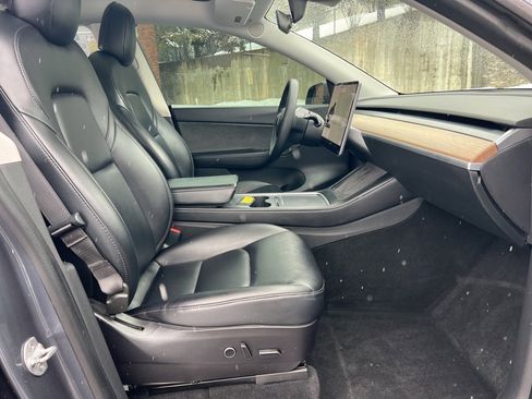 Used 2021 Tesla Model Y Long Range image 22