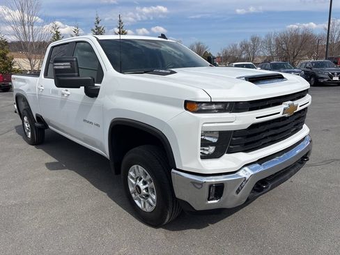 Used 2025 Chevrolet Silverado 2500 LT w/ Convenience Package AWD/4WD image 7