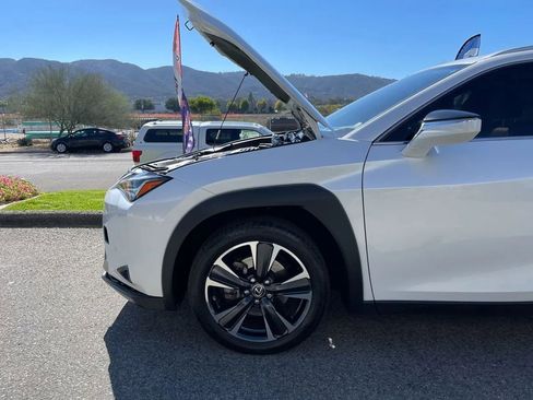 Used 2021 Lexus UX 200 w/ Accessory Package (Z2) image 32