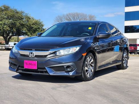 Used 2018 Honda Civic EX image 3