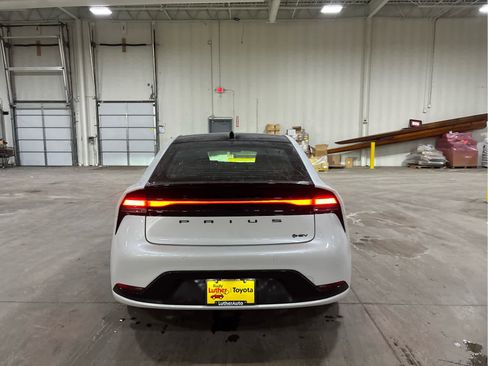 Used 2025 Toyota Prius AWD image 5