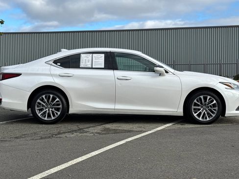 Used 2022 Lexus ES 250 w/ Accessory Package 2 image 2