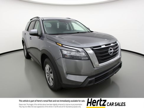 Used 2025 Nissan Pathfinder SV image 1