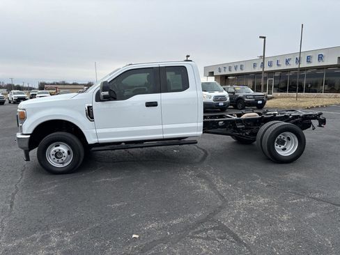 Used 2022 Ford F350 XL w/ Power Equipment Group image 7