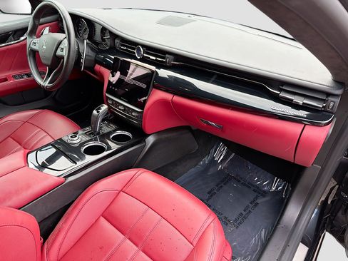 Used 2023 Maserati Quattroporte Modena RWD image 13