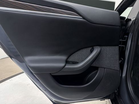 Used 2021 Tesla Model S Plaid image 23