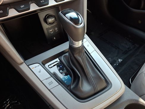 Used 2019 Hyundai Elantra Limited w/ Ultimate Package 02 FWD image 15