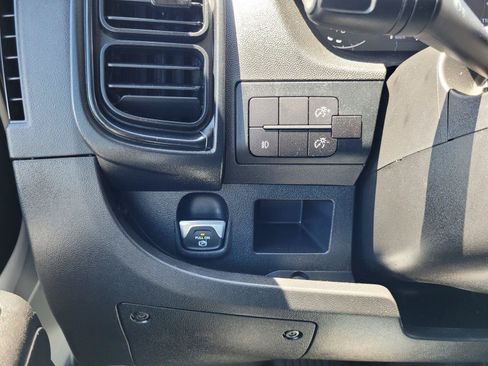 Used 2025 RAM ProMaster 2500 w/ U-Haul Equipment Group FWD image 29