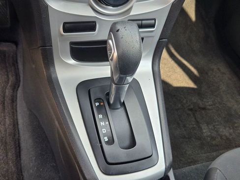 Used 2015 Ford Fiesta SE image 17