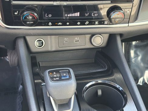 Certified 2021 Nissan Rogue SV w/ Premium Package image 28