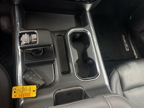 Used 2024 Chevrolet Silverado 1500 LT Trail Boss w/ Convenience Package II image 18