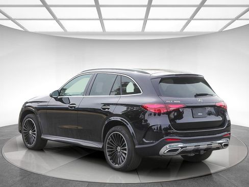 New 2026 Mercedes-Benz GLC 300 4MATIC image 2