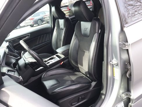 Used 2023 Ford Edge ST image 31