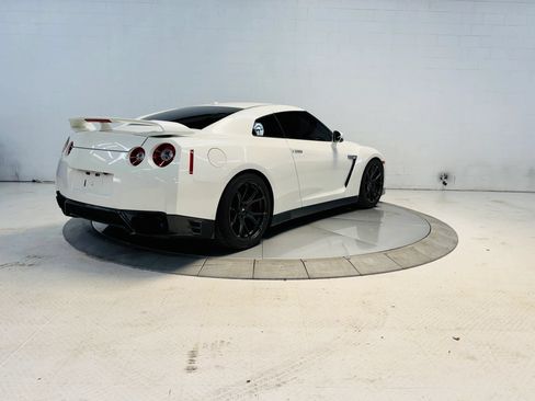 Used 2013 Nissan GT-R Premium AWD/4WD image 9