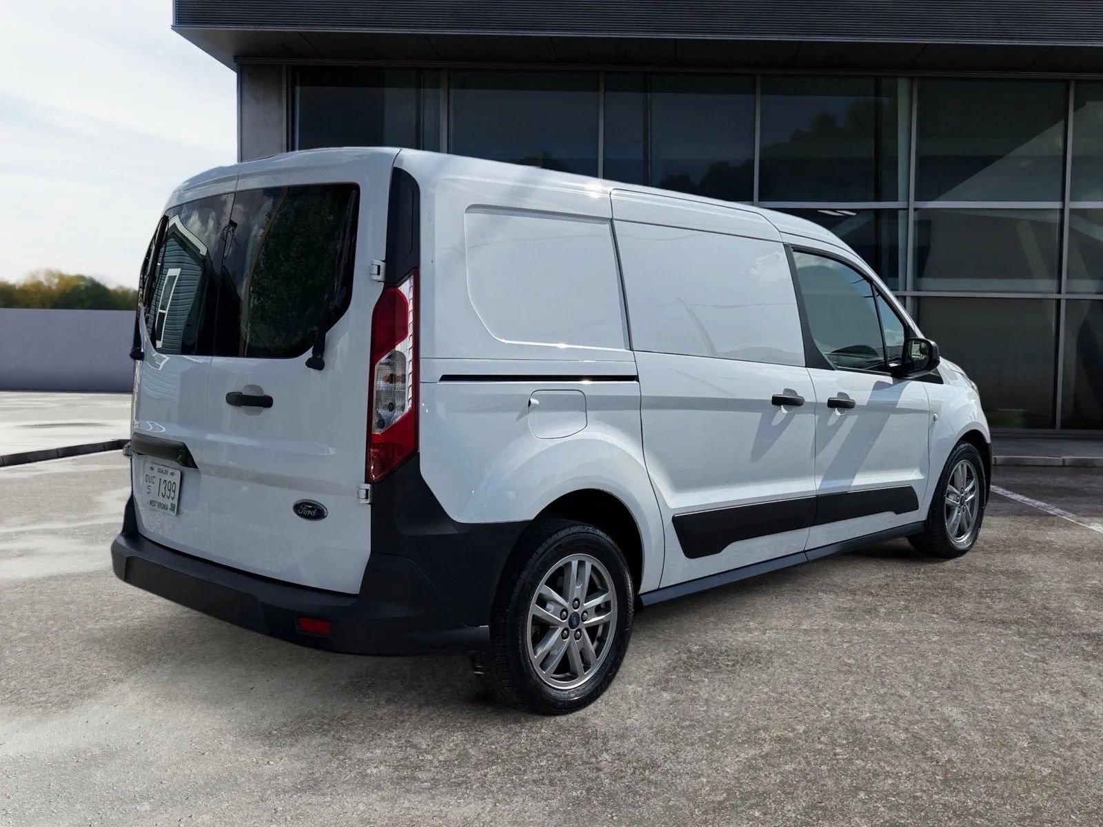 Used 2019 Ford Transit Connect XL FWD image 3