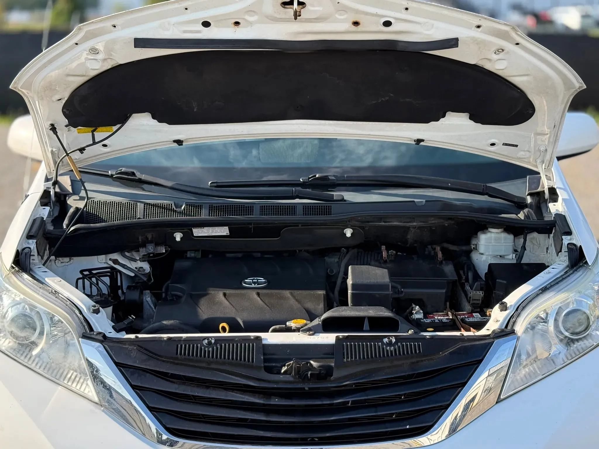 Used 2012 Toyota Sienna LE FWD image 27
