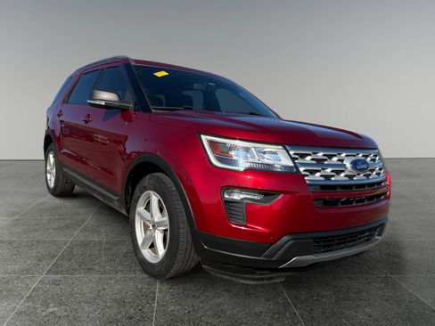 Used 2019 Ford Explorer XLT w/ Equipment Group 201A FWD image 9