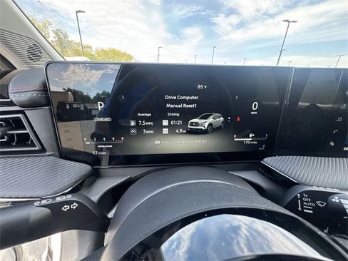 New 2025 Nissan Kicks SR w/ SR Premium Package image 15