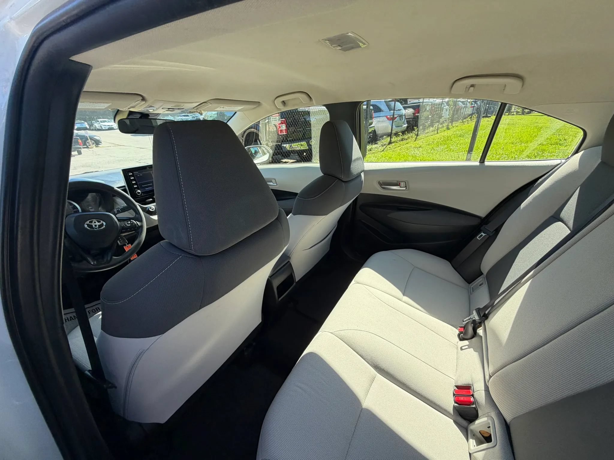 Used 2021 Toyota Corolla LE FWD image 18