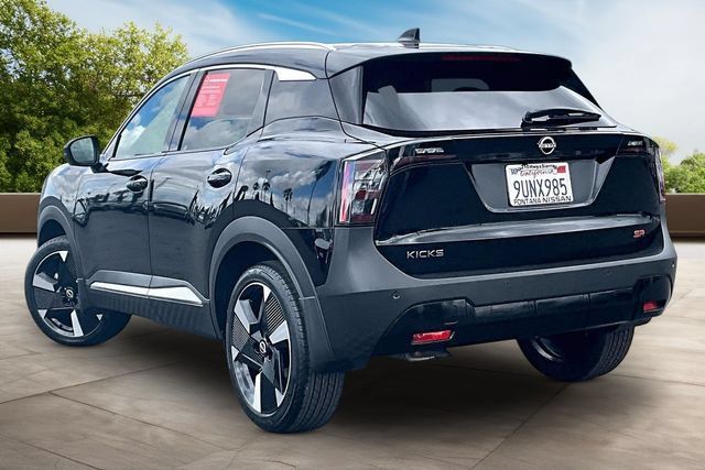 Certified 2025 Nissan Kicks SR FWD image 4