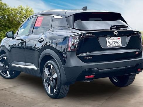 Certified 2025 Nissan Kicks SR FWD image 4