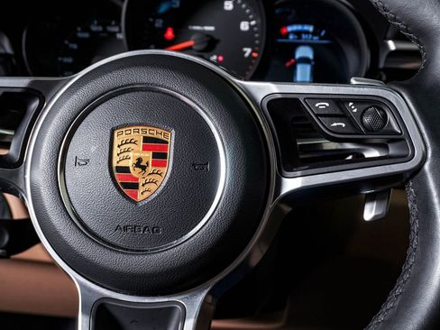 Certified 2021 Porsche Macan image 19