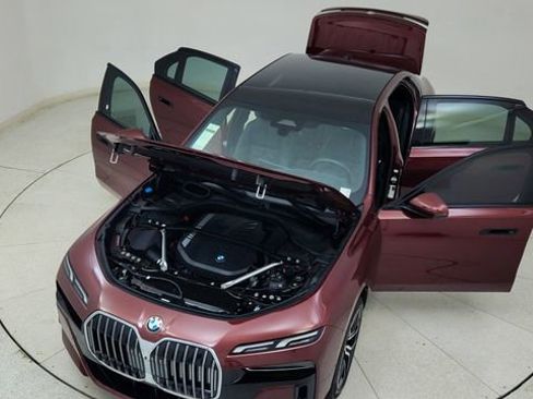 Used 2025 BMW 740i image 91