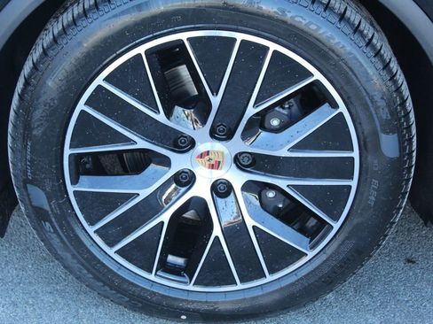 New 2026 Porsche Macan 4 Electric image 15