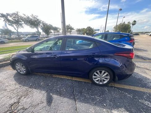 Used 2014 Hyundai Elantra SE w/ Option Group 02 FWD image 5