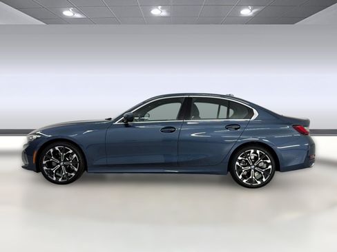 Used 2025 BMW 330i Sedan RWD image 2