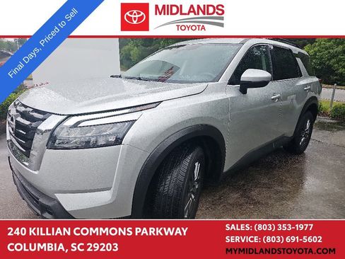 Used 2025 Nissan Pathfinder SV AWD/4WD image 1