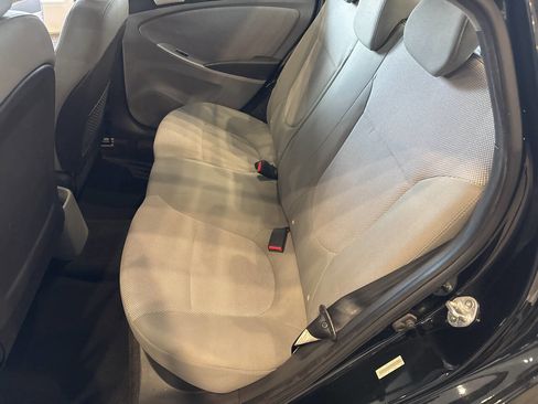 Used 2014 Hyundai Accent GLS image 19