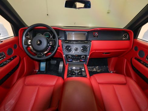 Used 2023 Rolls-Royce Cullinan image 35