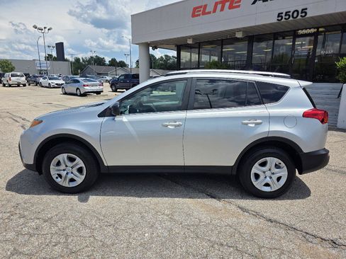 Used 2013 Toyota RAV4 LE FWD image 8