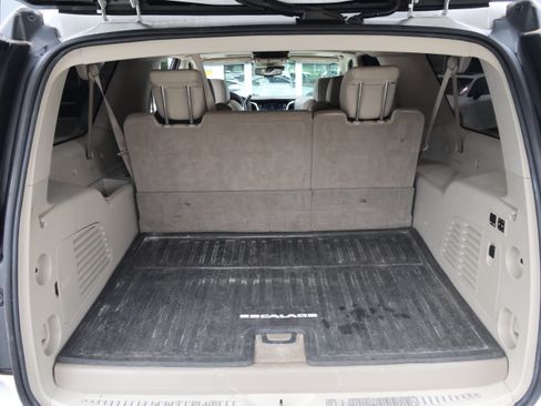 Used 2016 Cadillac Escalade ESV Luxury AWD/4WD image 37
