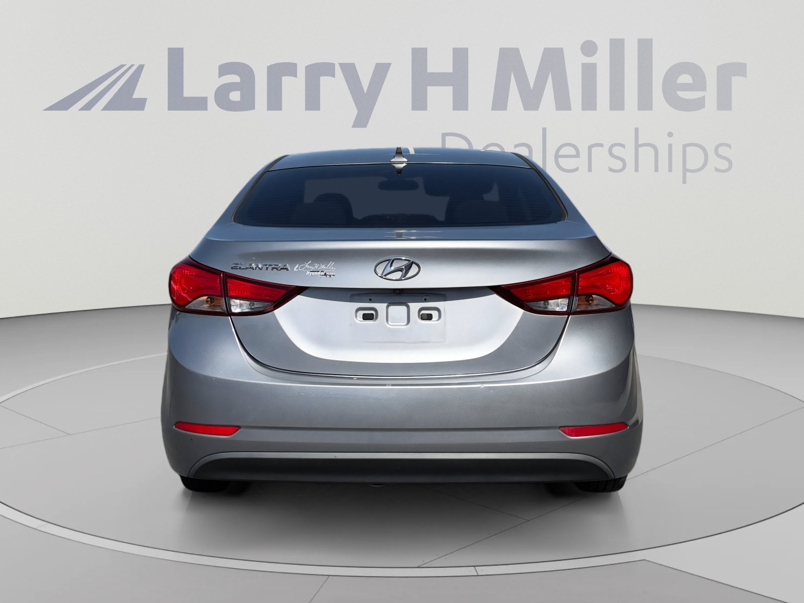 Used 2015 Hyundai Elantra SE w/ Option Group 02 FWD image 4