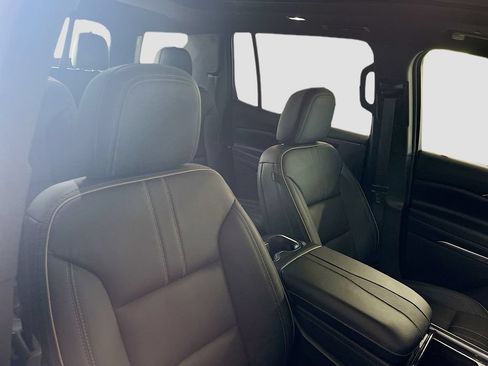 Used 2026 Chevrolet Traverse High Country FWD image 31
