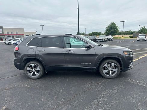 Used 2019 Jeep Cherokee Limited FWD image 7