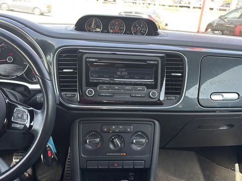Used 2014 Volkswagen Beetle R-Line FWD image 19