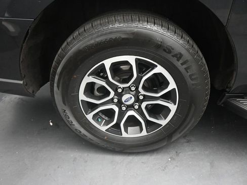 Used 2023 Ford Expedition Max XLT AWD/4WD image 26