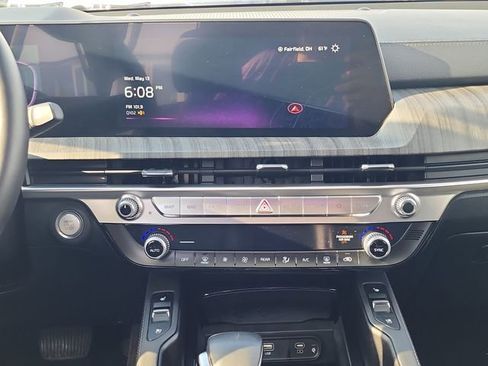 Used 2024 Kia Telluride EX w/ EX Captain's Chair Package FWD image 18