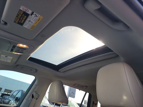 Used 2022 Toyota Highlander XLE FWD image 20