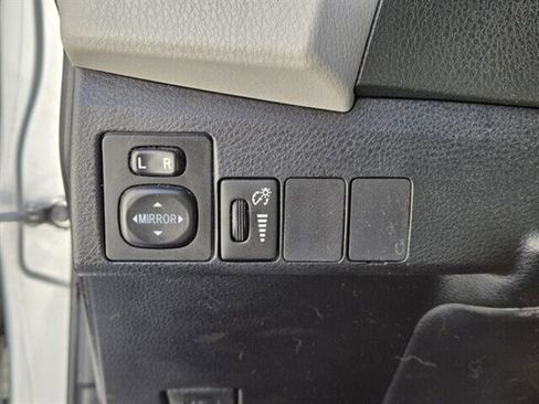 Used 2014 Toyota Corolla LE image 10