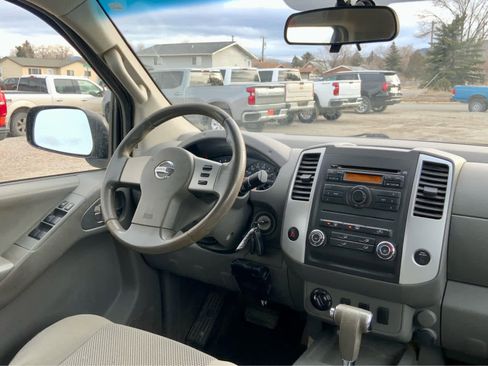 Used 2012 Nissan Frontier SV image 32