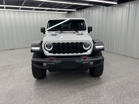 Used 2024 Jeep Wrangler Unlimited Rubicon image 2