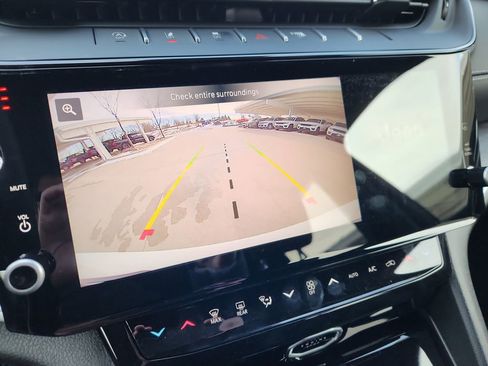 New 2026 Jeep Grand Cherokee Altitude image 15