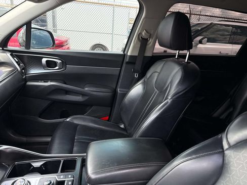 Used 2022 Kia Sorento S FWD image 17