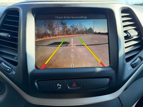 Used 2018 Jeep Cherokee Limited w/ High Altitude Package image 33