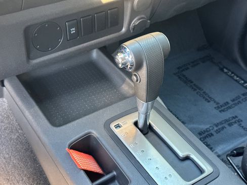 Used 2011 Nissan Xterra X image 30